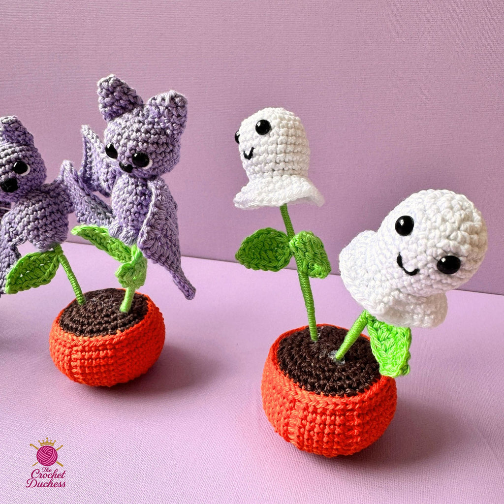Spooky Plants Crochet Pattern – Halloween Pumpkin Pots with Bats, Ghosts & Venus Flytrap