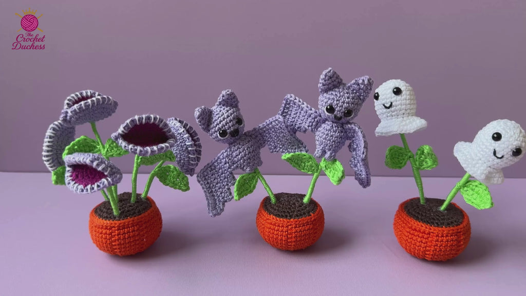 Spooky Plants Crochet Pattern – Halloween Pumpkin Pots with Bats, Ghosts & Venus Flytrap